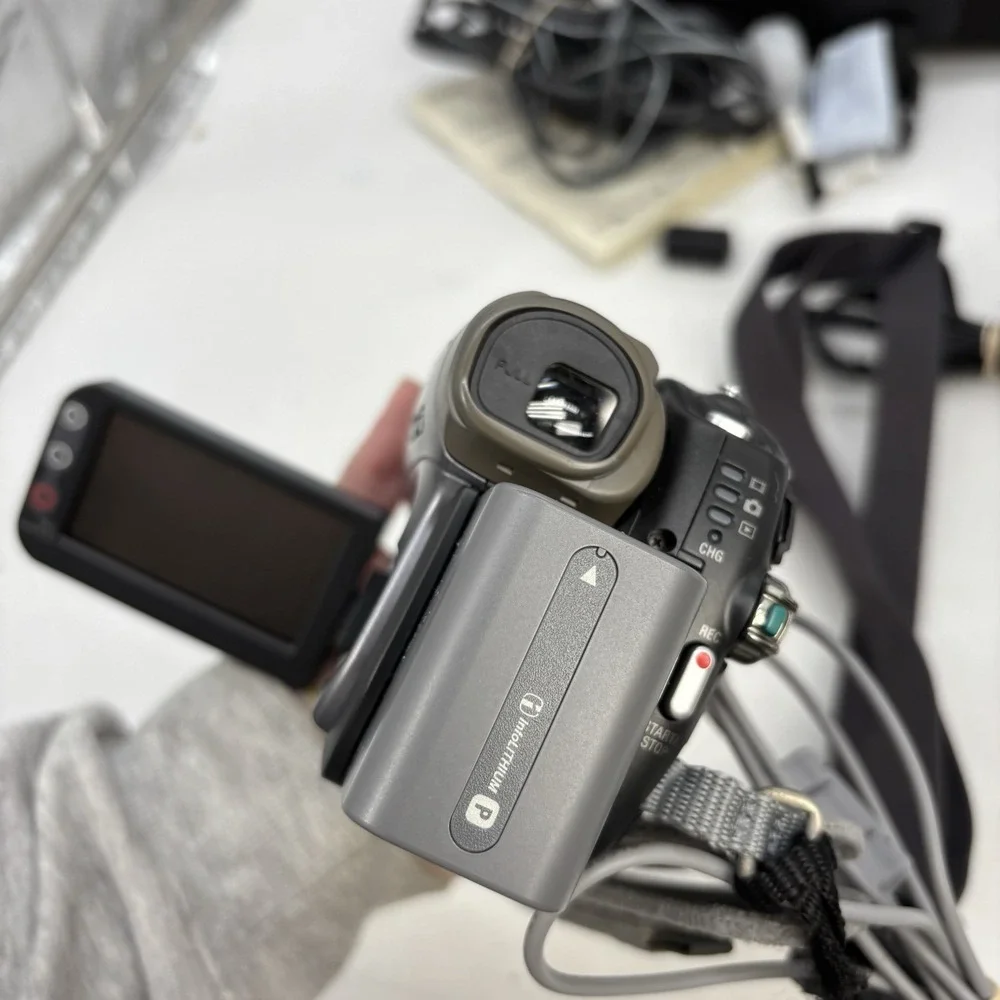 Sony DCR-HC90 NTSC Wide LCD Handycam Bundle Untested